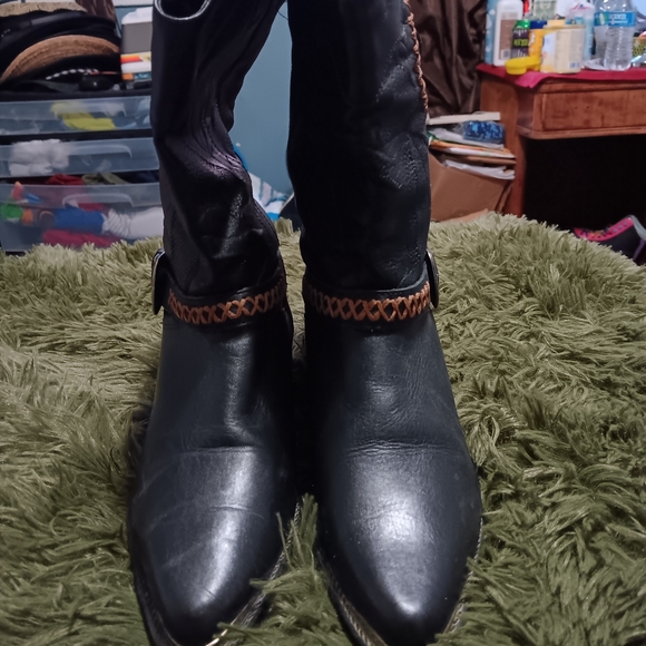 Black leather boots conchos - Picture 3 of 5